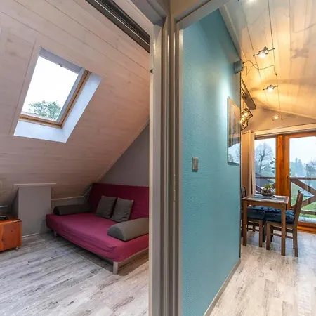 Elena ホームステイ シクラルスカ・ポレンバ