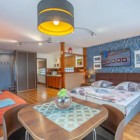 Elena シクラルスカ・ポレンバ