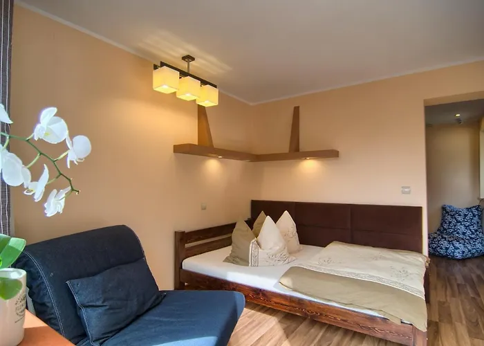 Elena Kwatera prywatna *